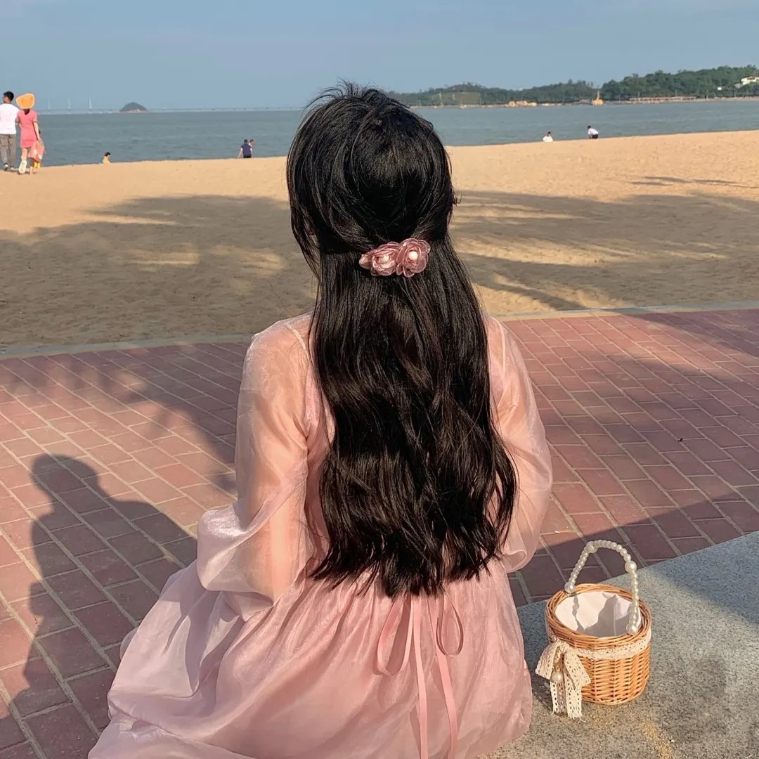 笼中女